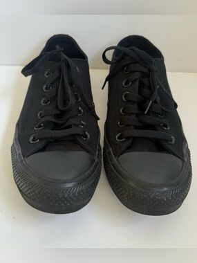 Converse Chuck Taylor All Star Low Top Monochrome Black Womens Size 7/Men’s 5